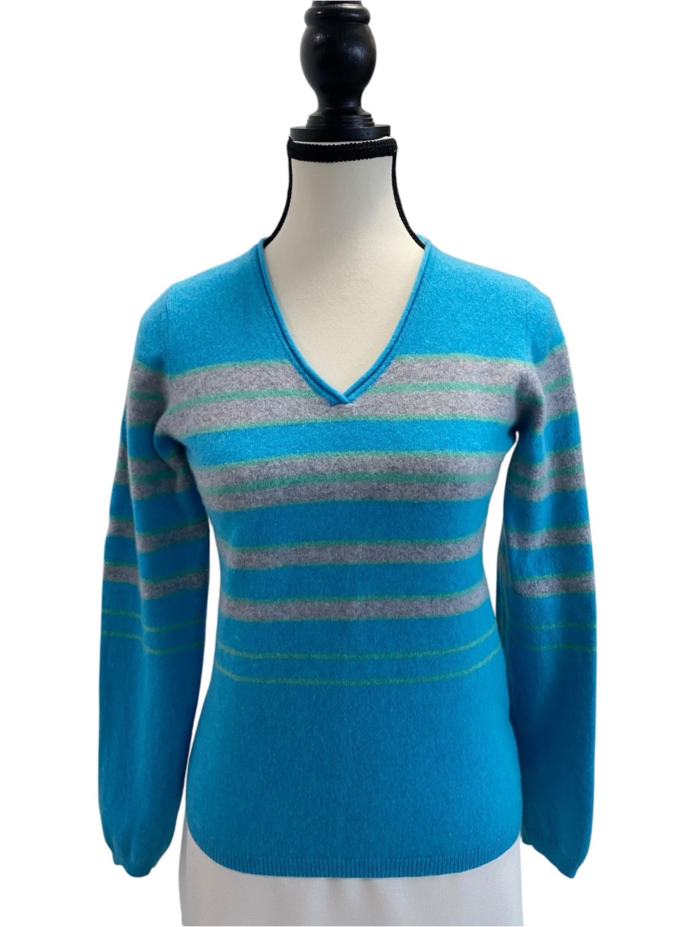 Lochmere Machine Washable Cashmere  V-Neck Striped Sweater in Bright Blue Size S